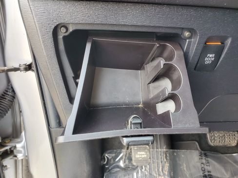 Used 2017 Toyota Sienna SE w/ SE Preferred Package image 60