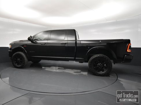 Used 2020 RAM 2500 Laramie w/ Night Edition AWD/4WD image 3