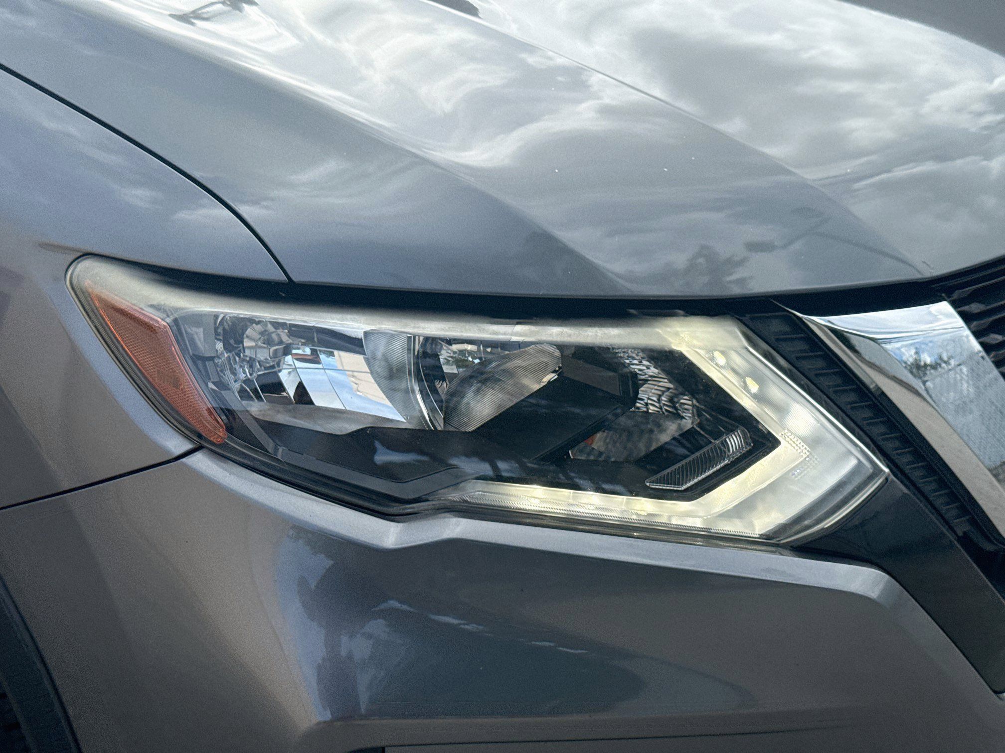 Used 2020 Nissan Rogue SV FWD image 34