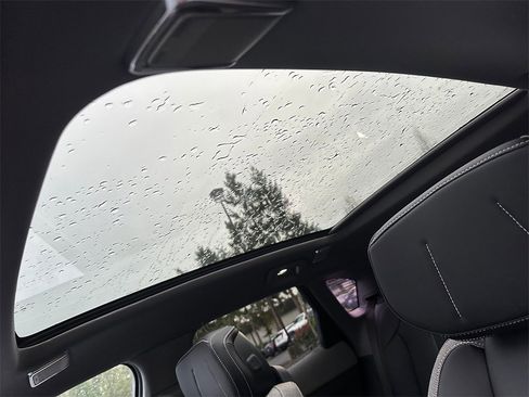 New 2026 Cadillac Optiq Luxury 1 image 23