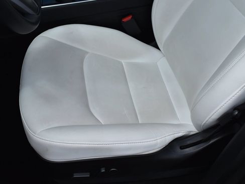 Used 2023 Tesla Model Y 2WD image 10