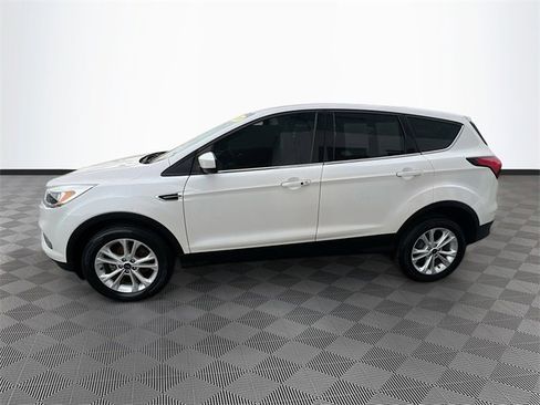 Used 2019 Ford Escape SE image 4