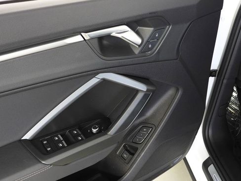 Used 2022 Audi Q3 2.0T Premium w/ Black Optic Sport Package image 12