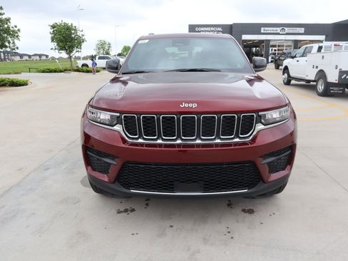 New 2026 Jeep Grand Cherokee Laredo RWD image 9