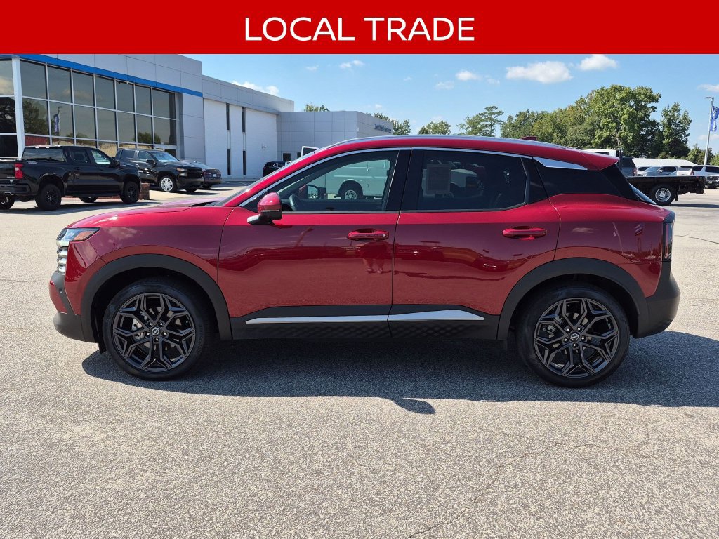 Used 2025 Nissan Kicks SR w/ SR Premium Package AWD/4WD image 7