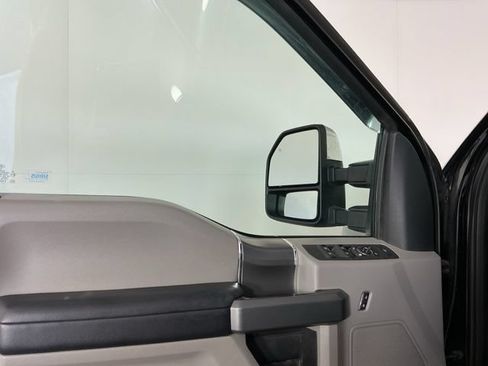 Used 2017 Ford F350 XLT w/ XLT Premium Package AWD/4WD image 8