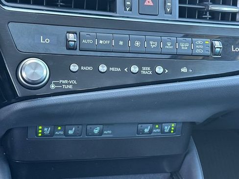 Used 2025 Lexus ES 350 w/ Premium Package FWD image 23
