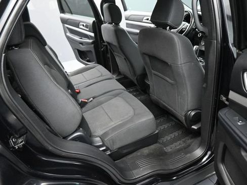 Used 2017 Ford Explorer XLT AWD/4WD image 16