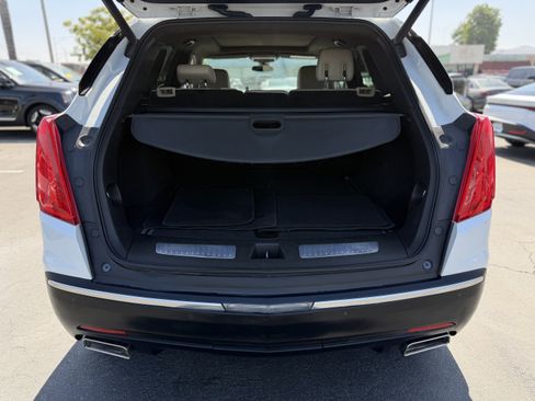 Used 2017 Cadillac XT5 Luxury w/ Driver Awareness Package FWD image 10