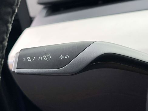 Used 2022 Tesla Model Y Performance image 27