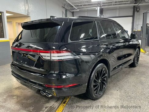 Used 2025 Lincoln Aviator Reserve w/ Equipment Group 201A image 3