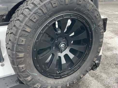 Used 2018 Jeep Wrangler Unlimited Sport S image 18