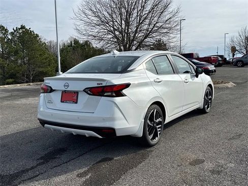 New 2025 Nissan Versa SR w/ Trunk Package image 4