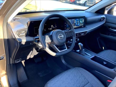 Used 2026 Nissan Kicks SV image 17