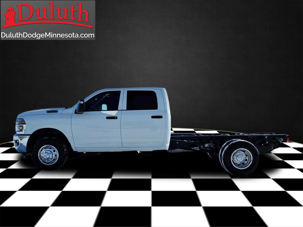 Used 2026 RAM 3500 Tradesman w/ Chrome Appearance Group AWD/4WD image 3
