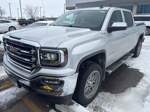 Used 2018 GMC Sierra 1500 SLT image 3