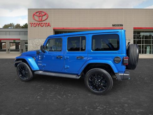 Used 2024 Jeep Wrangler Unlimited Sahara w/ Safety Group AWD/4WD image 6