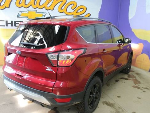 Used 2017 Ford Escape SE w/ Equipment Group 201A image 8