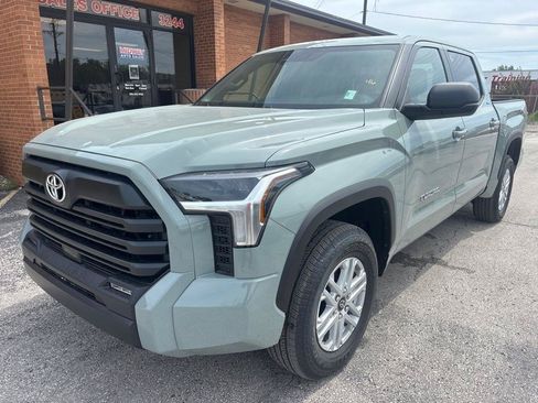 Used 2026 Toyota Tundra SR5 w/ SR5 Premium Package AWD/4WD image 2