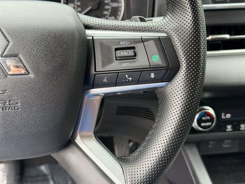 Used 2024 Mitsubishi Outlander SE FWD image 10
