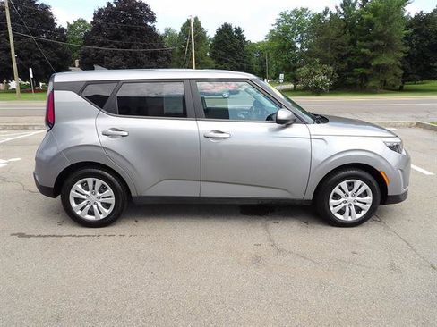 Used 2023 Kia Soul LX FWD image 6