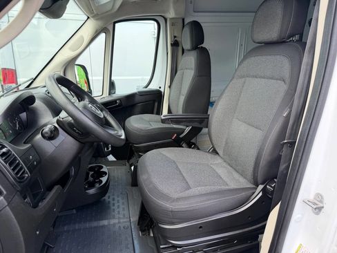 Used 2022 RAM ProMaster 2500 FWD image 8