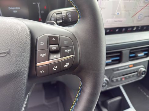 New 2025 Ford Maverick Lobo image 43