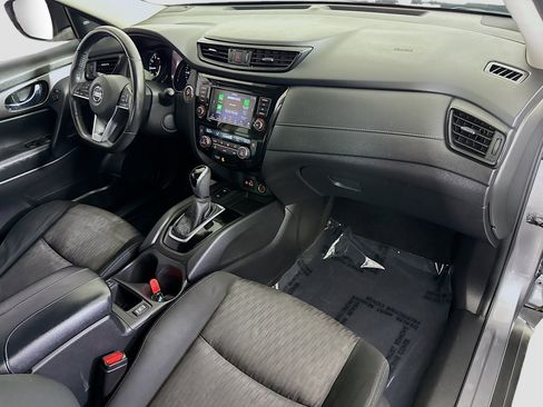Used 2019 Nissan Rogue SV w/ Premium Package FWD image 30