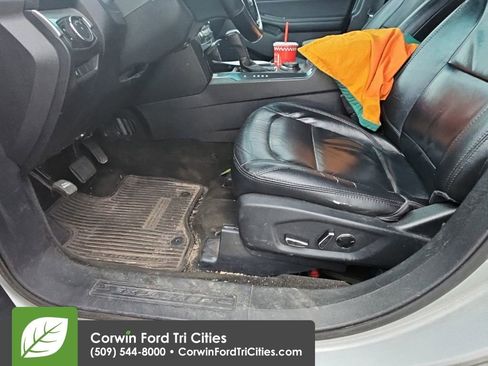 Used 2016 Ford Explorer XLT w/ Equipment Group 202A AWD/4WD image 4