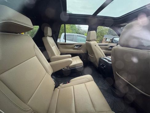 Used 2023 Chevrolet Tahoe Premier w/ Premium Package 2 AWD/4WD image 3