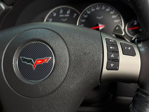 Used 2010 Chevrolet Corvette Coupe w/ 1LT RWD image 9