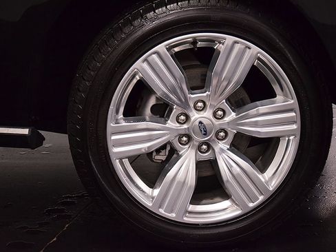 Used 2024 Ford Expedition Platinum AWD/4WD image 10