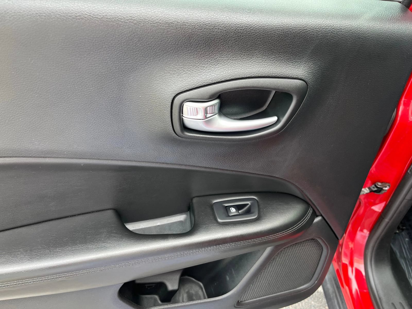 Used 2019 Jeep Compass Latitude AWD/4WD image 45