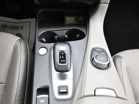 Used 2023 INFINITI QX50 Luxe w/ Accent Package FWD image 16