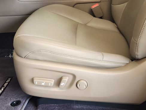 Used 2021 Lexus GX 460 Premium w/ Premium Package AWD/4WD image 23