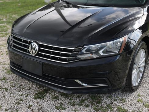 Used 2017 Volkswagen Passat 1.8T SE FWD image 25