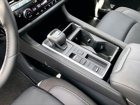 New 2026 Nissan Pathfinder SL FWD image 7