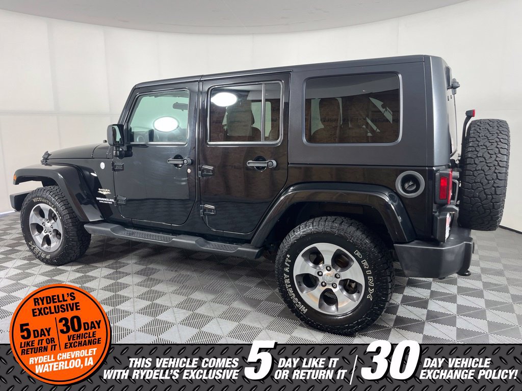 Used 2010 Jeep Wrangler Unlimited Sahara w/ Dual Top Group AWD/4WD image 10