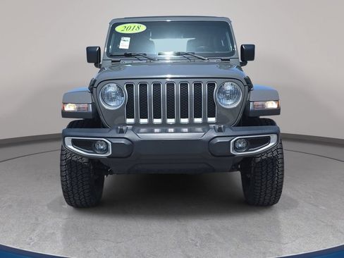 Used 2018 Jeep Wrangler Unlimited Sahara AWD/4WD image 3