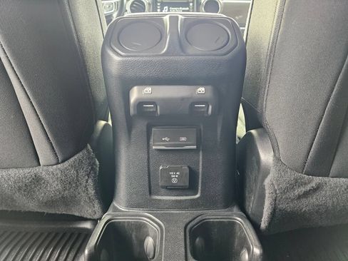 Used 2020 Jeep Wrangler Unlimited Sahara w/ Uconnect 4C Nav & Sound Group AWD/4WD image 22