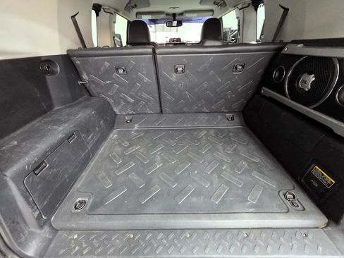 Used 2013 Toyota FJ Cruiser 4WD image 31