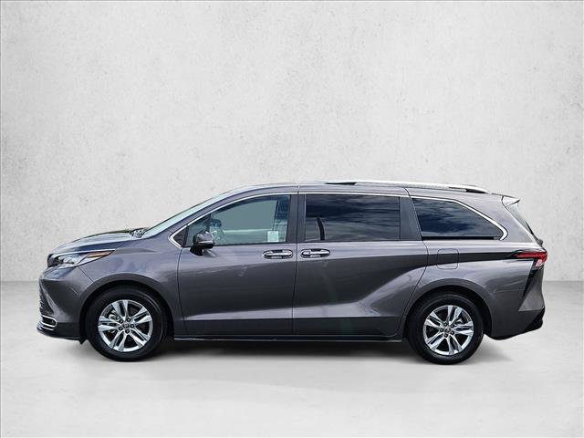 Used 2022 Toyota Sienna Limited FWD image 9