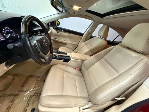 Used 2013 Lexus ES 350 w/ Premium Pkg image 16