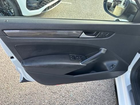 Certified 2020 Volkswagen Passat 2.0T R-Line image 11