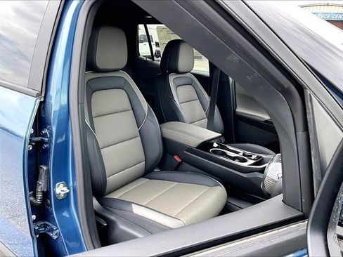 New 2026 Chevrolet Equinox LT w/ Convenience Package II FWD image 30