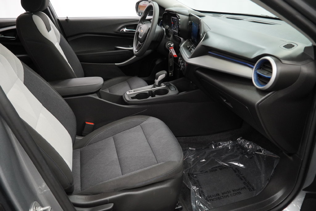 Used 2024 Chevrolet Trax LS w/ Driver Confidence Package FWD image 38
