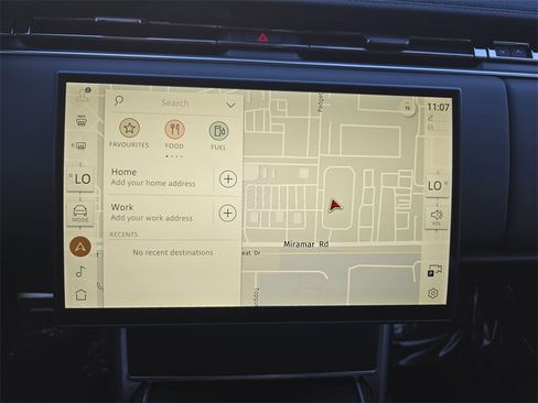 Certified 2024 Land Rover Range Rover SE image 23