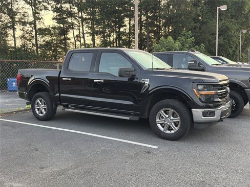 Used 2025 Ford F150 XLT w/ Equipment Group 301A Standard AWD/4WD image 4