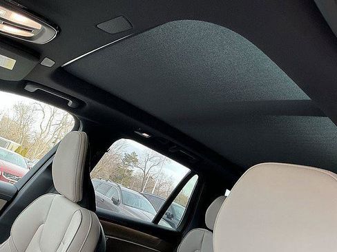 New 2026 Volvo XC90 T8 Plus w/ Protection Package Premier AWD/4WD image 17