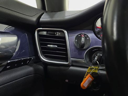Used 2013 Porsche Panamera 4 image 29
